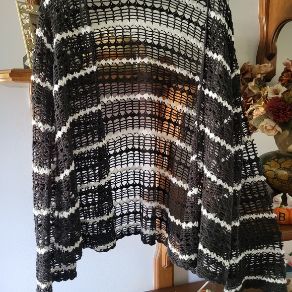 Volcum loose knitted cover with flare sleeve shirt - Picture 1 of 5